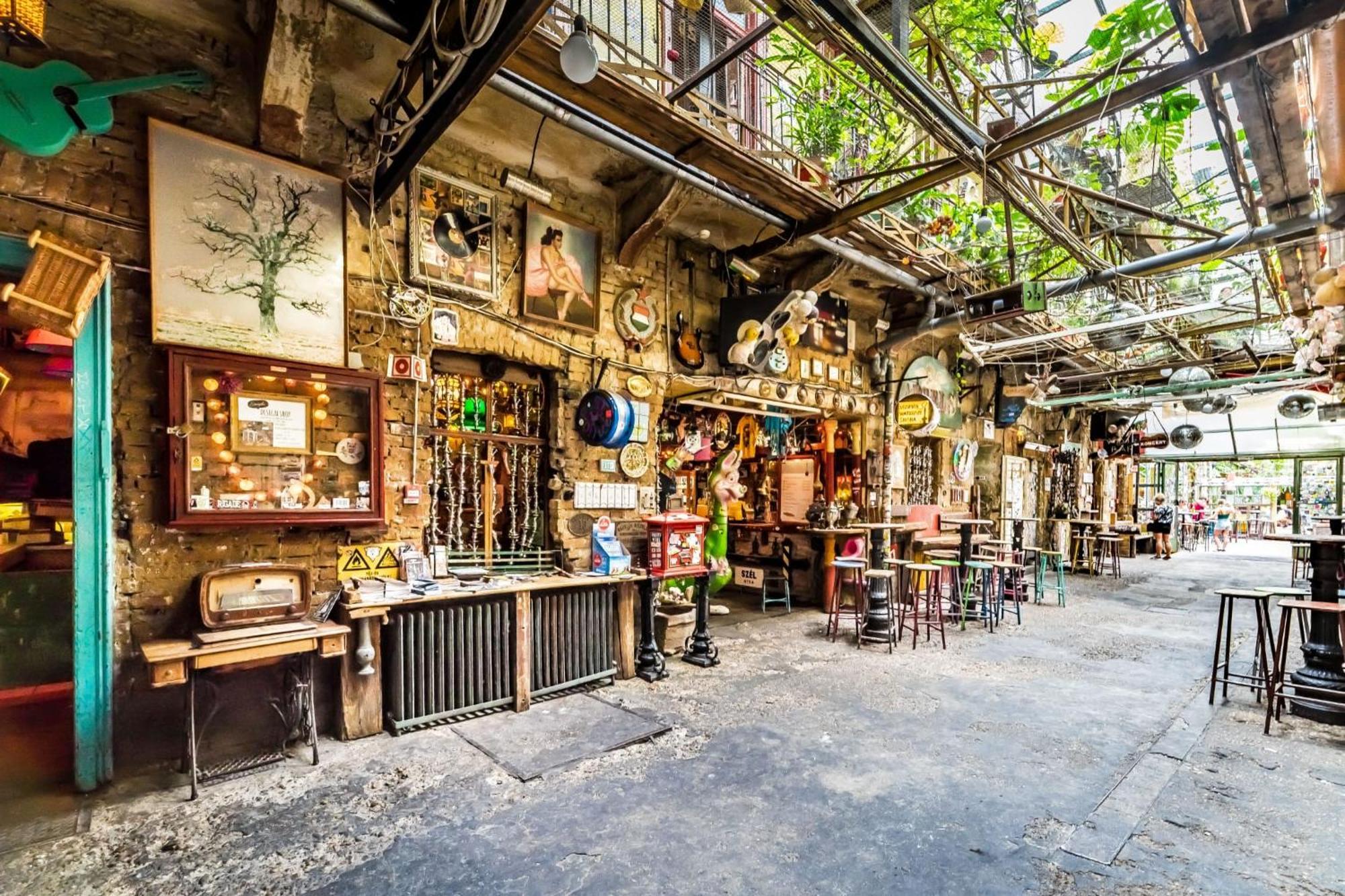 Casadeco Budapest Apt-Stunning New York Cafe View Exterior photo